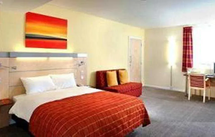 Otel Express Dublin-airport By Ihg 3*